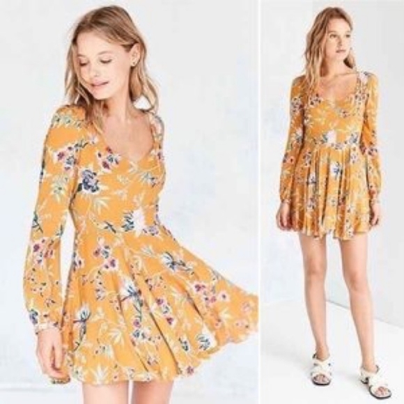 Urban Outfitters Ecote Floral Sweetheart Neckline Mini Dress Yellow Size 0 - Picture 1 of 9